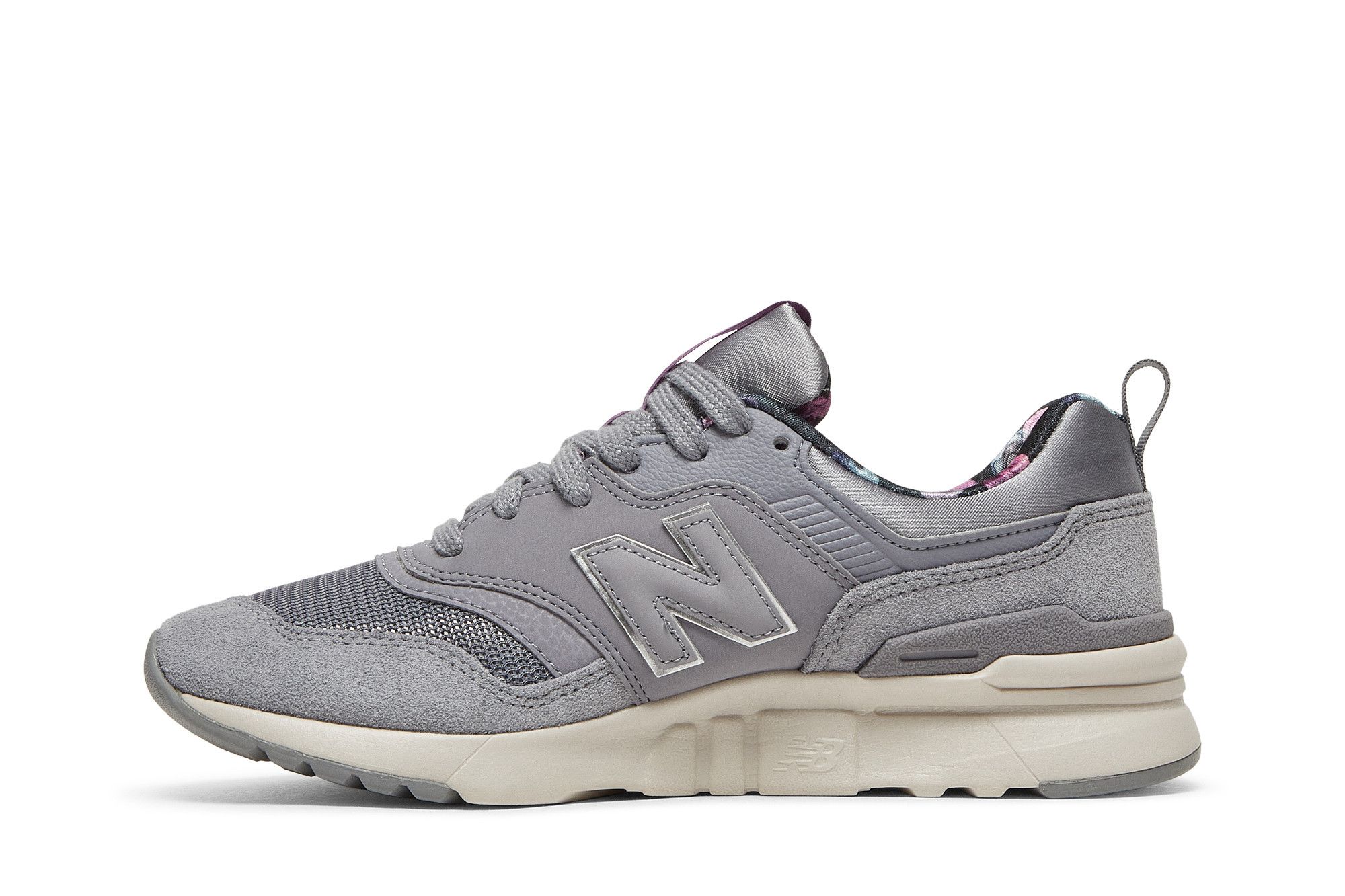 Lookbook （女性）New Balance 997H 'Blossom Pack - 灰色' CW997HXA