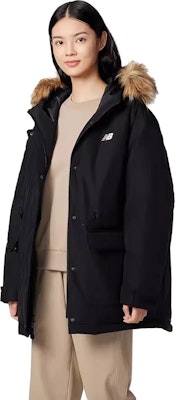 (W) Chaqueta acolchada con capucha negra de manga larga New Balance. AWJ33325-BK Purchase (W) Chaqueta acolchada con capucha negra de manga larga New Balance. AWJ33325-BK