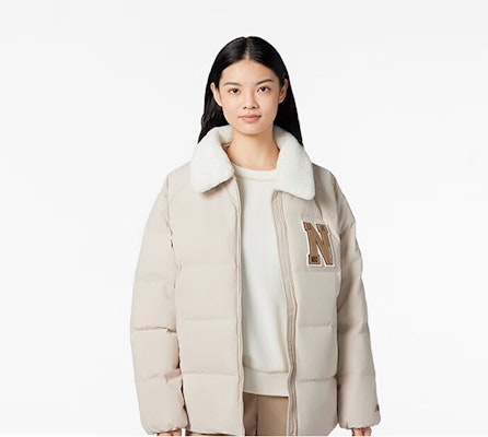 (W) 新百伦毛领拉链羽绒外套卡其色. NPD4E122-LBE Details for (W) 新百伦毛领拉链羽绒外套卡其色. NPD4E122-LBE