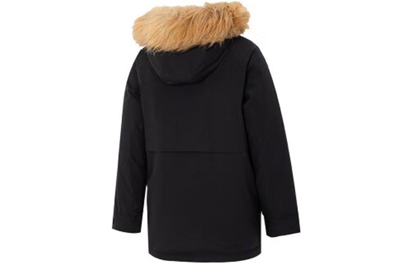 Lookbook (W) New Balance Chaqueta Ligera Impermeable Negra Outdoor Casual. AWJ34305-BK