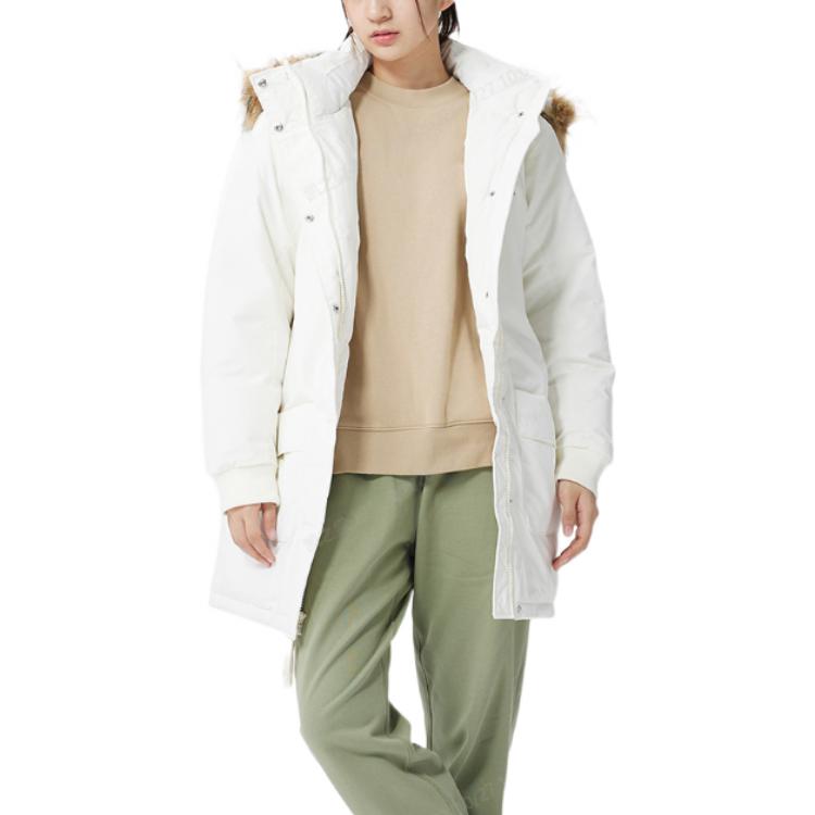 Shop (W) New Balance 白色帶毛帽羽絨外套附標誌印花. AWJ23345-CRM