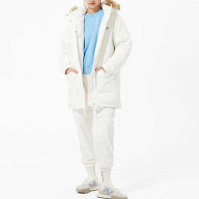 (W) New Balance 白色帶毛帽羽絨外套附標誌印花. AWJ23345-CRM Purchase (W) New Balance 白色帶毛帽羽絨外套附標誌印花. AWJ23345-CRM