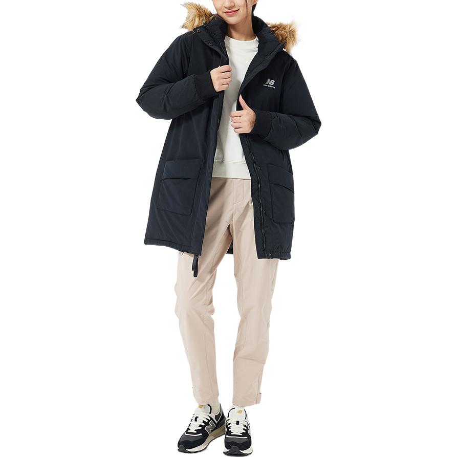 Shop (W) 뉴발란스 윈터 블랙 로고 집 후드 다운코트. AWJ23345-BK