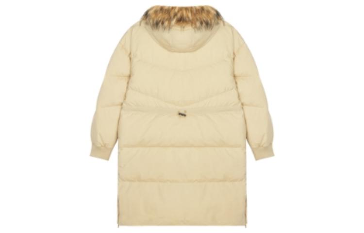 Lookbook (W) Chaqueta Amarilla New Balance con Capucha de Piel y Logo. AWJ14354-PEB