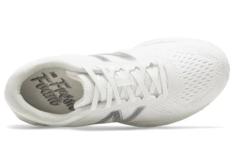 Lookbook (W) Zapatos New Balance Arishi v1 Blanco WARISCW1