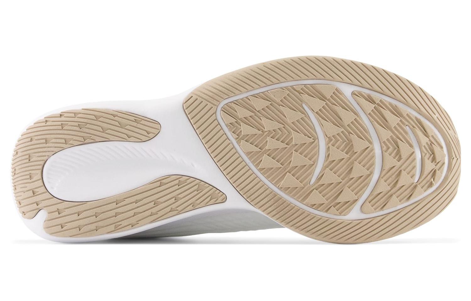 Shop New Balance NB Beaya DynaSoft v2 Lw2 防滑耐磨 低筒 跑步鞋 女款 白色 日版