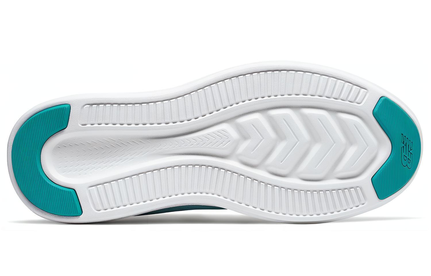 Shop New Balance Coast 輕便透氣 低筒運動跑步鞋 女款 湖藍色