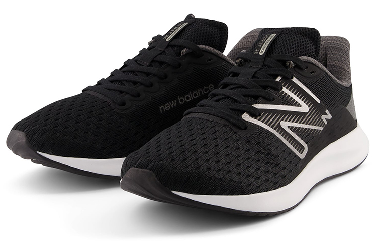 Lookbook (W) New Balance DynaSoft Lowkey Racer LK1 ''Nero'' WLWKRLK1
