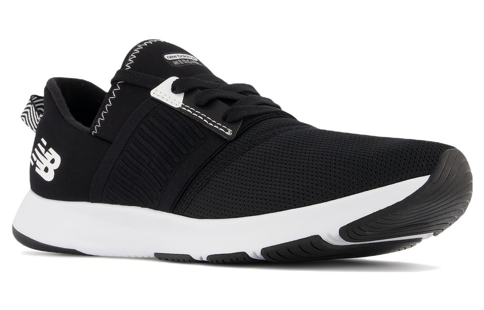 Lookbook (W) New Balance DynaSoft Nergize v3 ''Schwarz Weiß'' Sneakers WXNRGLK3