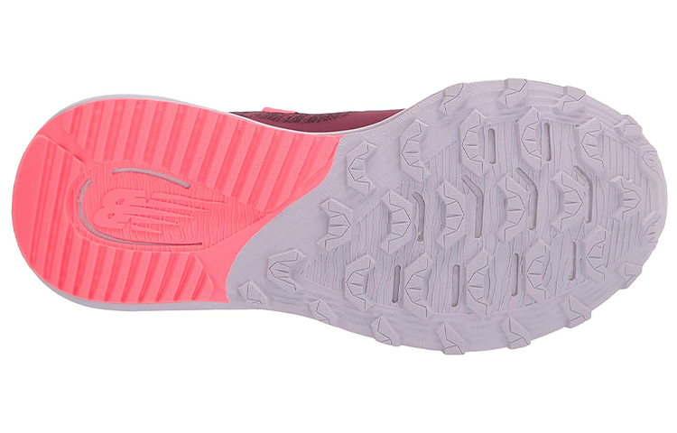 Shop (W) 新百伦Dynasoft Nitrel V4低帮紫色/'红色'跑鞋 WTNTRUP4