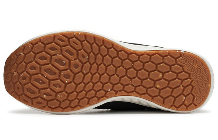 Shop (W) ニューバランス フィットネスランニング グレー/ブラック WSPTRB1