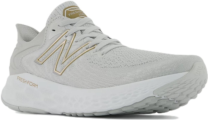 New Balance Fresh Foam 1080系列 v11舒適耐磨跑步鞋 女款 灰白 Lookbook New Balance Fresh Foam 1080系列 v11舒適耐磨跑步鞋 女款 灰白