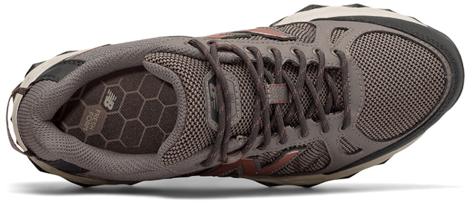 New Balance Fresh Foam 1350 棕色 女款 Shop New Balance Fresh Foam 1350 棕色 女款