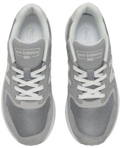 (W) New Balance Fresh Foam 880 v6 para Caminar 'Gris Blanco' WW880CG6 Lookbook (W) New Balance Fresh Foam 880 v6 para Caminar 'Gris Blanco' WW880CG6
