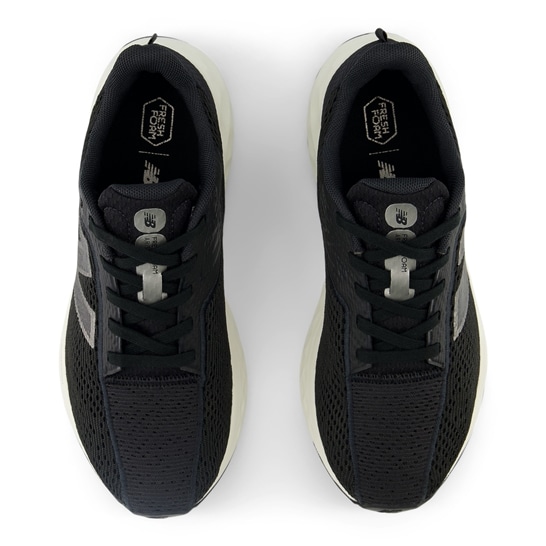 Lookbook (W) New Balance Fresh Foam Arishi v4 'Hitam Putih' WARISYK4-D