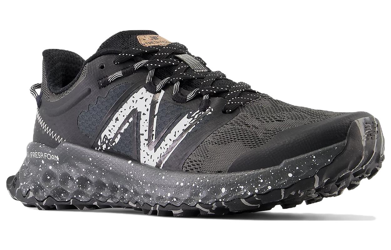 Lookbook （女性）New Balance Fresh Foam Garoé '黑海鹽' WTGAROK1