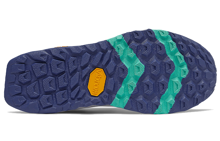 Shop (W) ニューバランス フレッシュフォーム ヒエロv5 グレー/ブラック/グリーン WTHIERA5