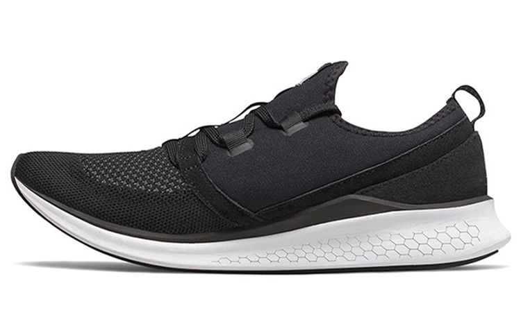 (Women) New Balance Fresh Foam Lazr Sneakers Black/White WLAZRCB