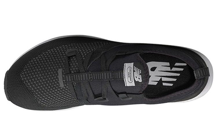 Lookbook (W) New Balance Fresh Foam Lazr Sneakers Hitam/Putih WLAZRCB