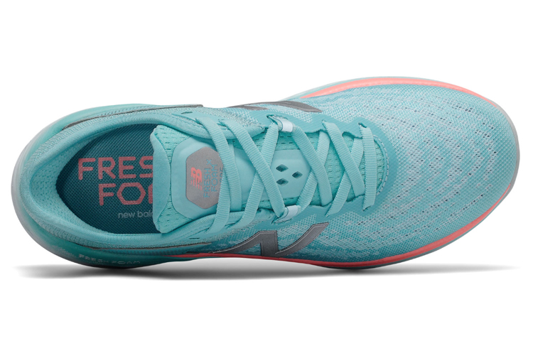 Lookbook New Balance Fresh Foam More v2 B寬 女款 藍色