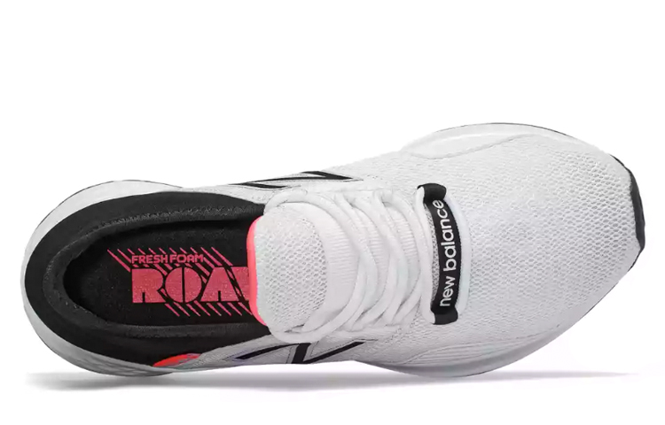 Lookbook (W) New Balance Fresh Foam Roav 'Hitam dan Putih' WROAVLW