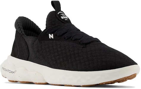 (W) New Balance Fresh Foam Roav Elite 'Hitam Garam Laut' WRVELEB1 Lookbook (W) New Balance Fresh Foam Roav Elite 'Hitam Garam Laut' WRVELEB1