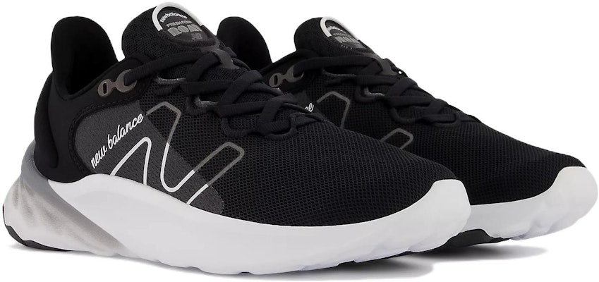 (W) New Balance Fresh Foam Roav v2 'Hitam Putih' WROAVCC2 Lookbook (W) New Balance Fresh Foam Roav v2 'Hitam Putih' WROAVCC2