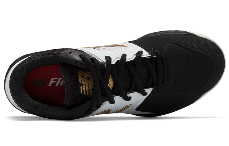 Lookbook (W) New Balance Fresh Foam Turf Velo1 Negro/Blanco STVELOK1