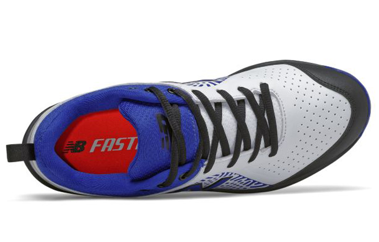 Lookbook New Balance Fresh Foam Velo v2 低筒耐磨訓練鞋 女款 白藍黑
