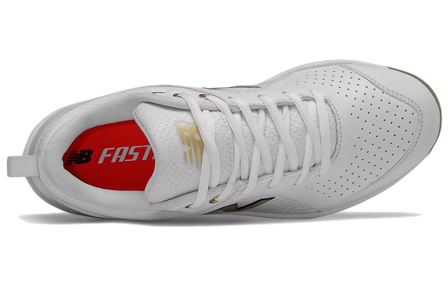 Lookbook New Balance Fresh Foam Velo v2 模製 低筒耐磨訓練鞋 女款 白金