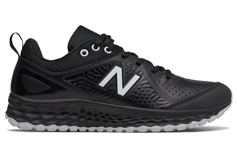 Order New Balance Fresh Foam Velo v2 草地用黑色 女款