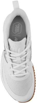 (女款)New Balance Fresh Foam Velo v3 TF 'White Gum' STVELOW3 Lookbook (女款)New Balance Fresh Foam Velo v3 TF 'White Gum' STVELOW3