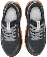 Shop New Balance NB Fresh FoamMore Trail V3 CK3 舒適 減震耐磨 低筒 跑步鞋 女款 黑色