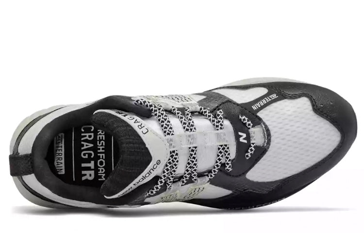 Lookbook (W) New Balance Fresh FoamCrag v2 B-Wide Hitam/Putih WTCRGLW2