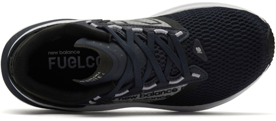 New Balance NB FuelCell 低筒 跑步鞋 女款 深藏青 Lookbook New Balance NB FuelCell 低筒 跑步鞋 女款 深藏青