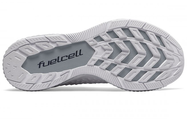 Shop New Balance FuelCell 耐磨防滑 低筒運動跑步鞋 女款 白色