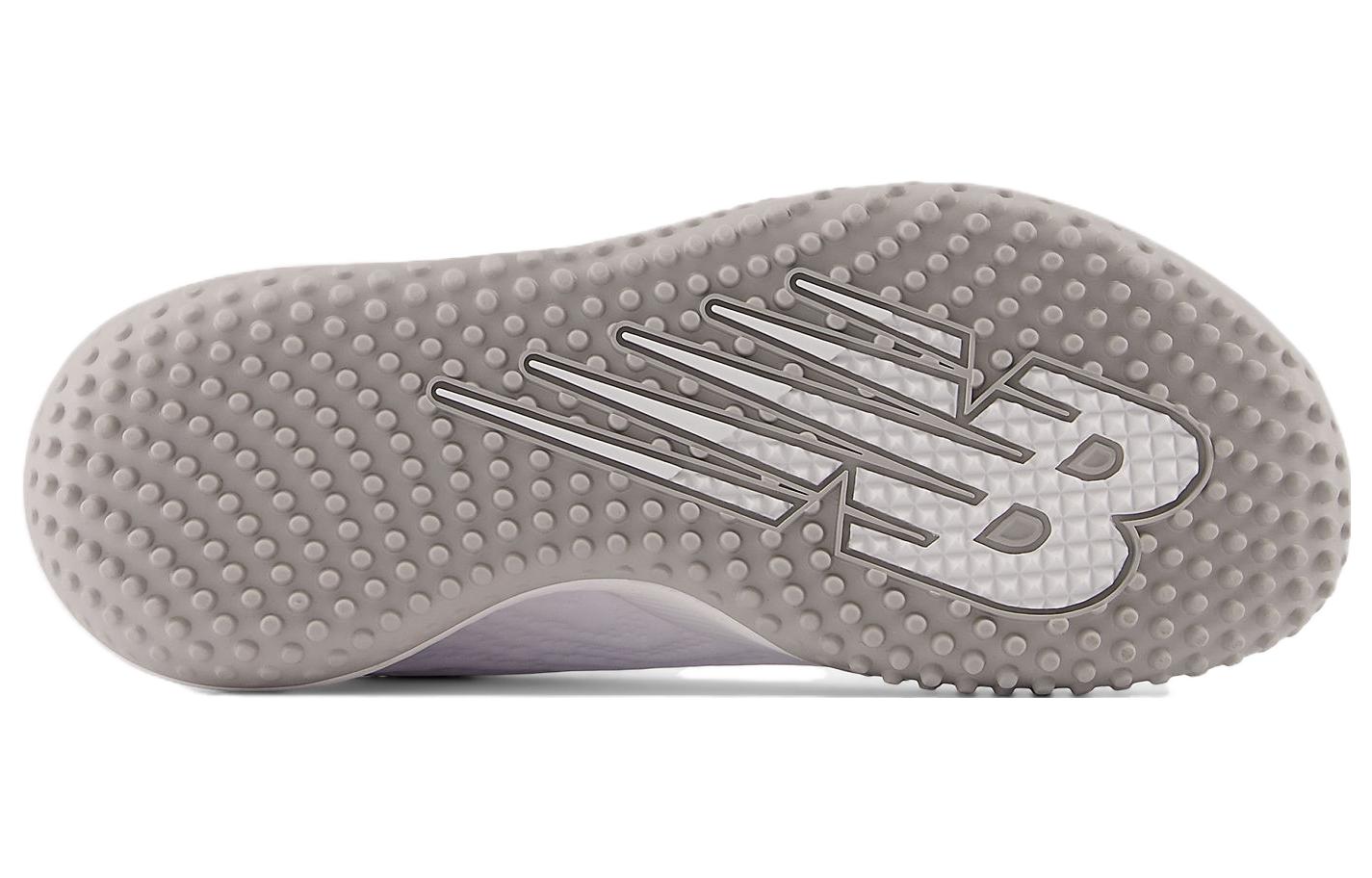 Shop (W) New Balance FuelCell Fuse v4 TF ''Blanc Optique Nuage de Pluie''. STFUSEW4