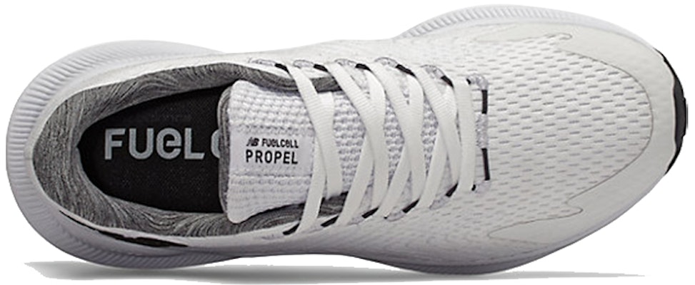 (W) New Balance FuelCell Propel Series 'Putih Hitam' WFCPRCW Lookbook (W) New Balance FuelCell Propel Series 'Putih Hitam' WFCPRCW