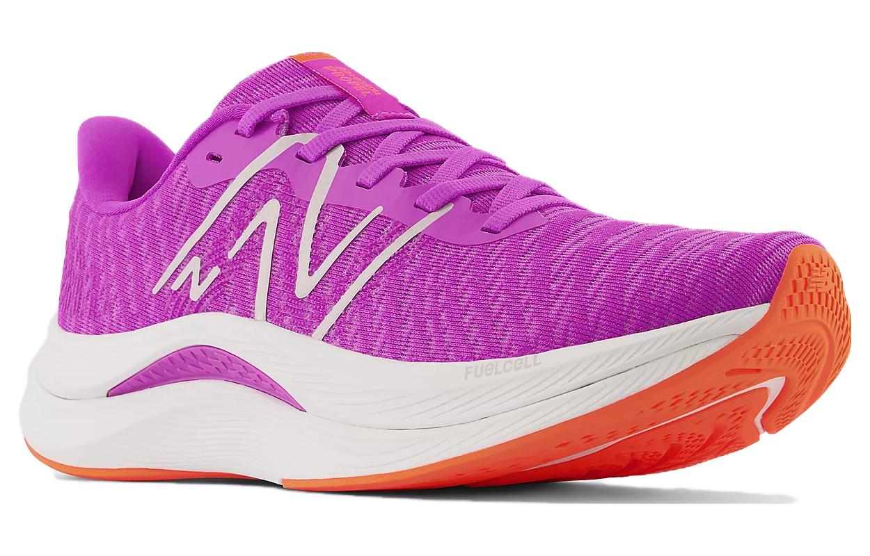 Lookbook （女性）New Balance FuelCell Propel v4「粉月三十瓦」WFCPRCP4