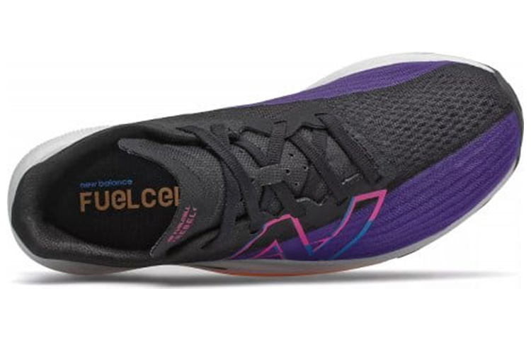 Lookbook （女性）New Balance FuelCell Rebel v2『深紫黑』WFCXCV2