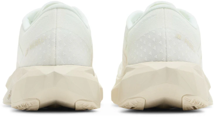(W) New Balance FuelCell Rebel v4 ''Lino Bianco'' WFCXLJ4 Sizing (W) New Balance FuelCell Rebel v4 ''Lino Bianco'' WFCXLJ4