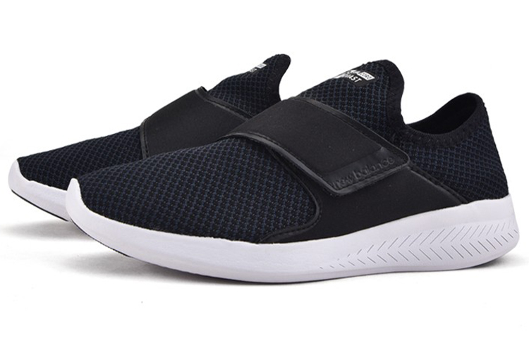Lookbook (W) New Balance FuelCore Coast Sneakers Zwart WCOASHJ3