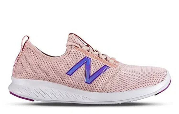 Order (W) New Balance Fuelcore Coast v4 ''Roze'' Sneakers WCSTLBP4