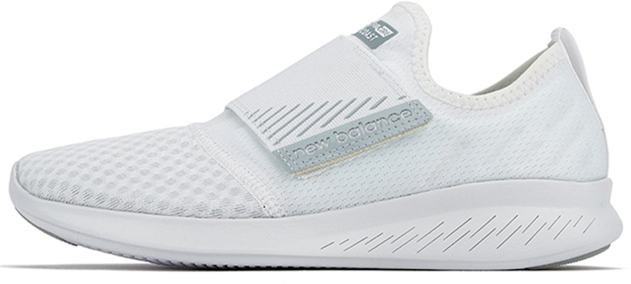 (W) New Balance FuelCore Coast v4 'Putih' WCSTALW4 Buy (W) New Balance FuelCore Coast v4 'Putih' WCSTALW4