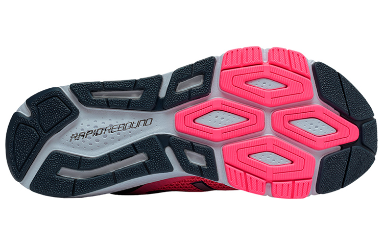 Shop New Balance FuelCore 系列 Urge 低筒跑步鞋 女款 黑粉色