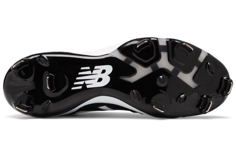 Shop (W) New Balance Fuse v2 Metal ''Nero Bianco'' SMFUSEK2