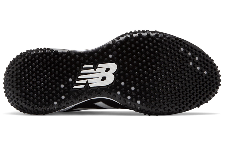 Shop (W) New Balance Fusev2 Turf Noir/Blanc STFUSEK2