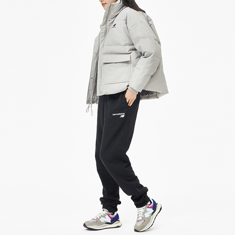 Shop (W) New Balance 灰色徽標羽絨外套 冬季保暖立領長袖外套 AWJ13342-AL