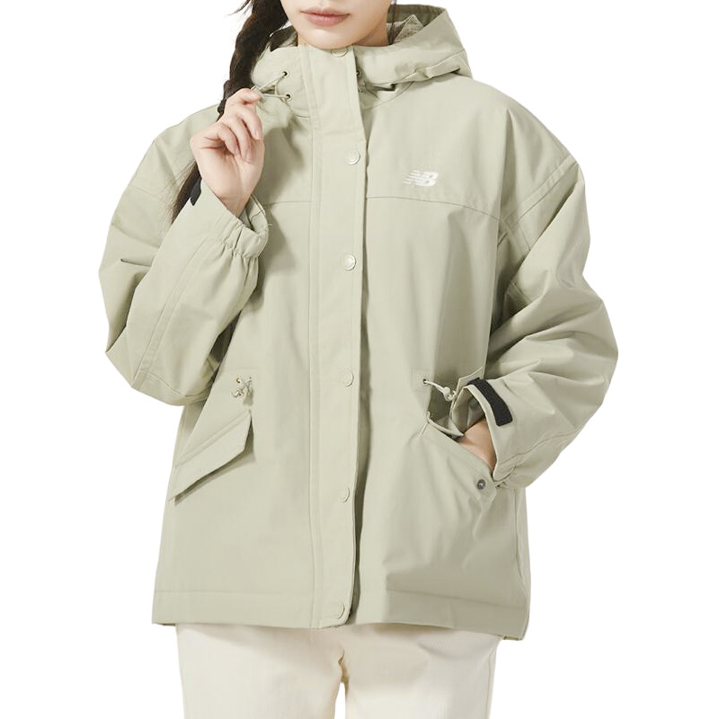 Shop (W) New Balance绿色轻便透气编织跑步夹克 AWJ41305-OVN