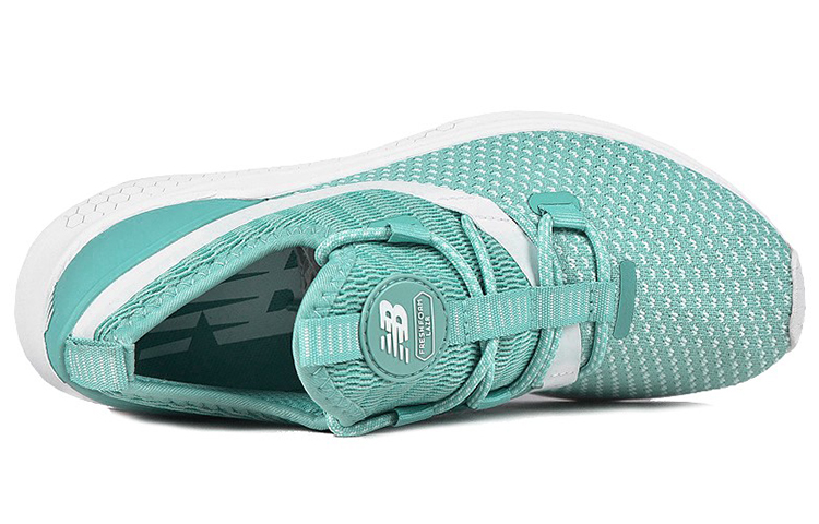 Shop (W) New Balance Lazr Série Baskets ''Vert'' WLAZRSM